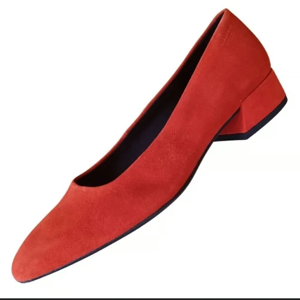 ALEX MARIE ROUND TOE SLIP-ON WOMEN"S SUEDE FLAT PUMP